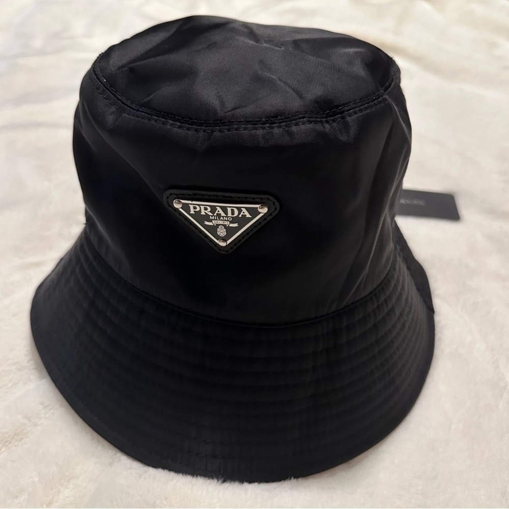 Bucket hat